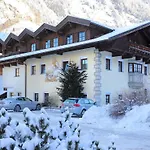 Schweizerhof Arnika Апартаменты