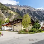 Schweizerhof Arnika Апартаменты
