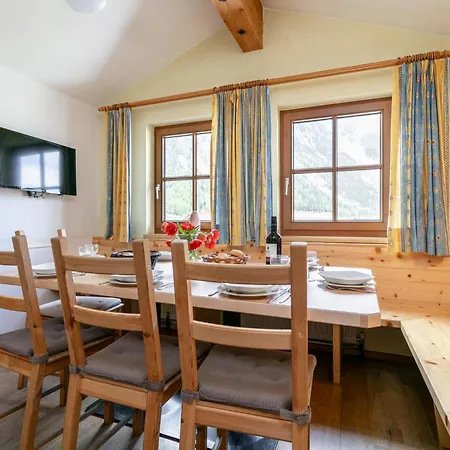 Апартаменты Schweizerhof Arnika *