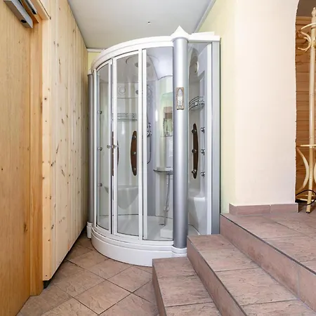Schweizerhof Arnika Апартаменты *